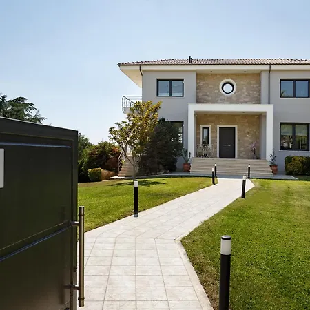 Etheria Luxe * Peraía