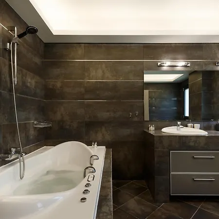 Etheria Luxe Peraía