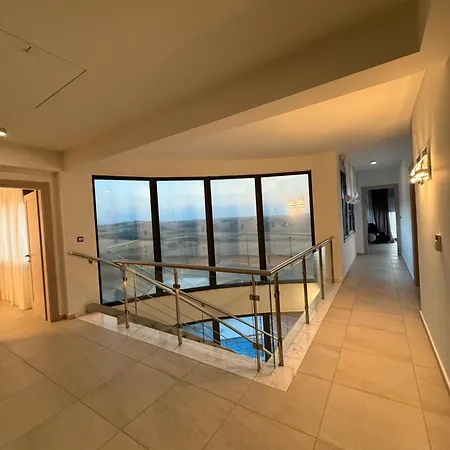 Etheria Luxe * Peraía