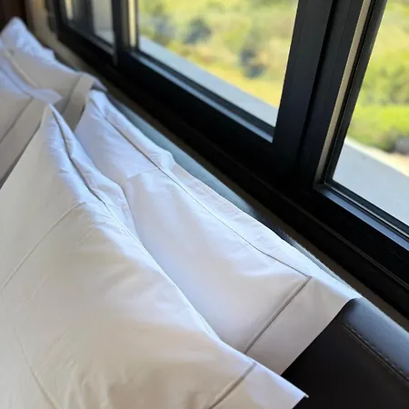 Etheria Luxe Peraía