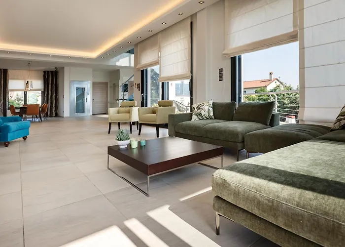 Etheria Luxe Villa Peraía