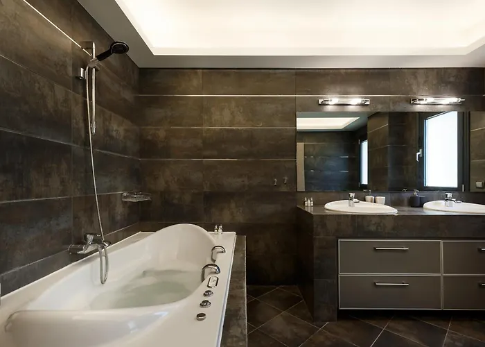 Etheria Luxe Peraía