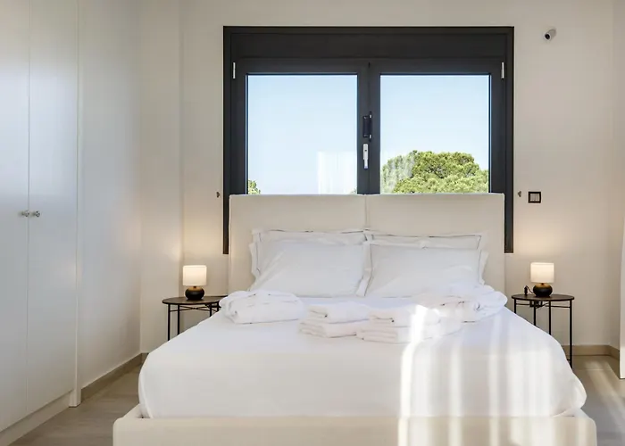 Etheria Luxe Peraía