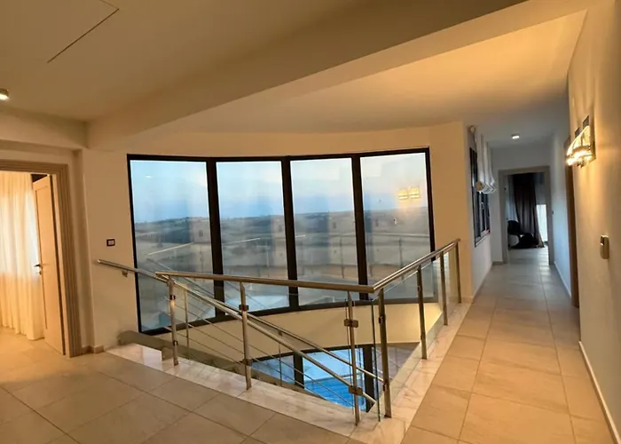 Etheria Luxe * Peraía