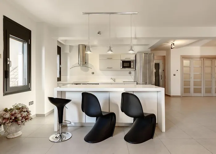 Etheria Luxe Villa Peraía