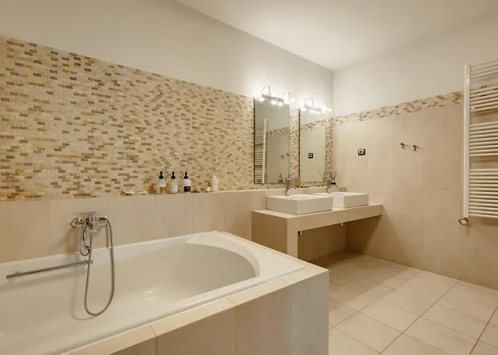 Etheria Luxe * Peraía