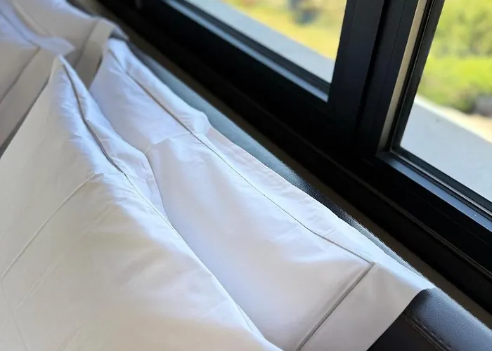 Etheria Luxe Peraía